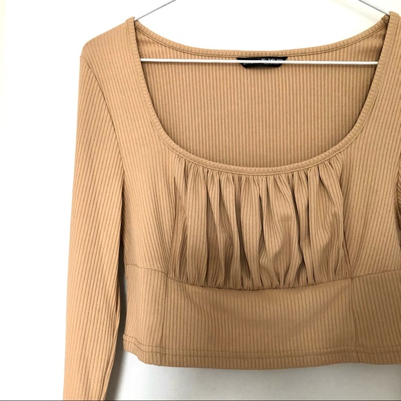 Beige Ruched Long Sleeved Tee🏷✨ - Picture 2 of 5